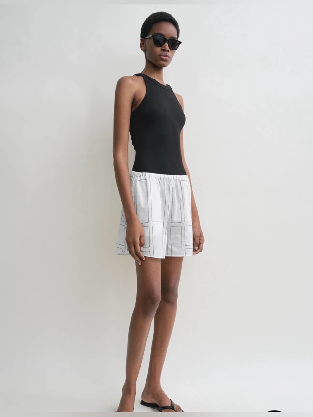 Toteme Monogram Cotton Shorts - Picture 2 of 8